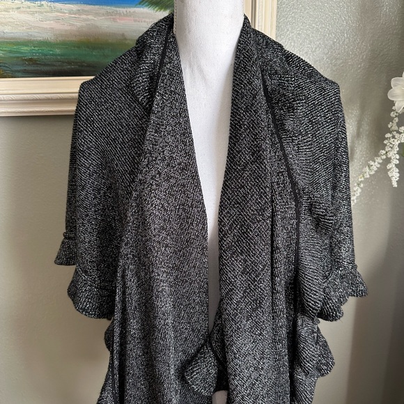 Just Jamie Black & Silver Metallic Ruffled Waterfall Open Arm Shawl Cardigan OS - Picture 12 of 13